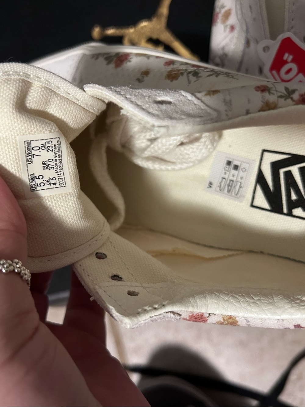 Vans Old Skool Cream Floral Shoes NWT! - Picture 2 of 2